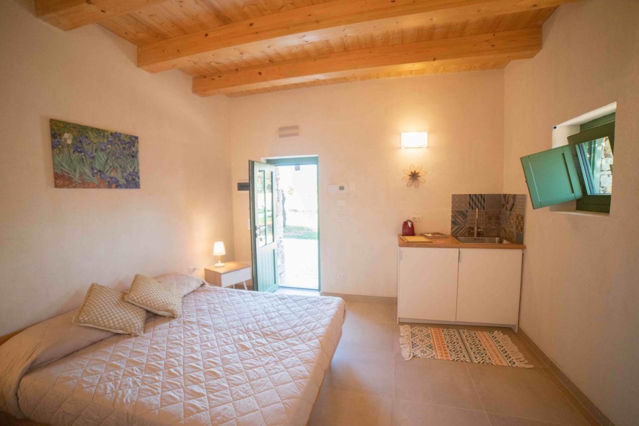 Il Fiore Della Vita Trulli Country House 콘베르사노 외부 사진